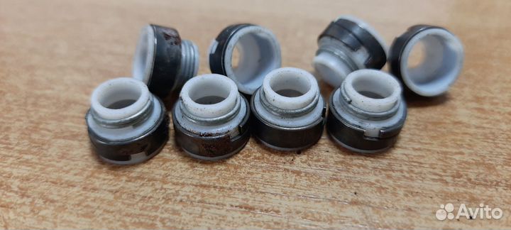 Маслосъемный колпачок Рено Логан / Меган / Клио