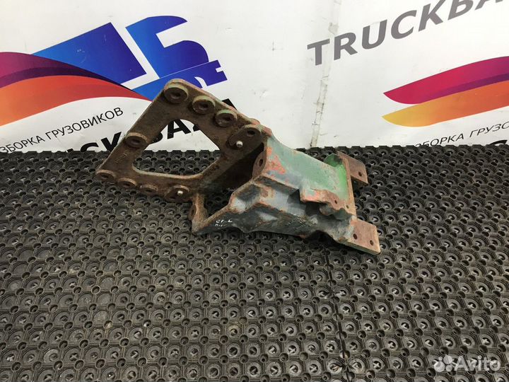 1369517 Кронштейн передней рессоры левый Daf CF