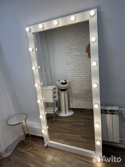 Зеркало с подсветкой