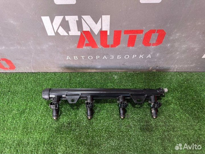 Топливная рейка с форсунками Volkswagen Polo 5 1.6