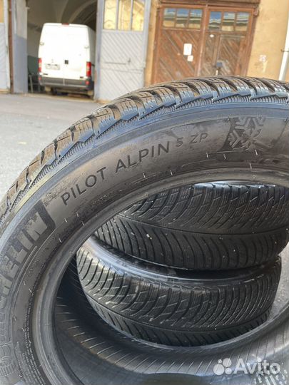 Michelin Alpin 5 245/50 R19