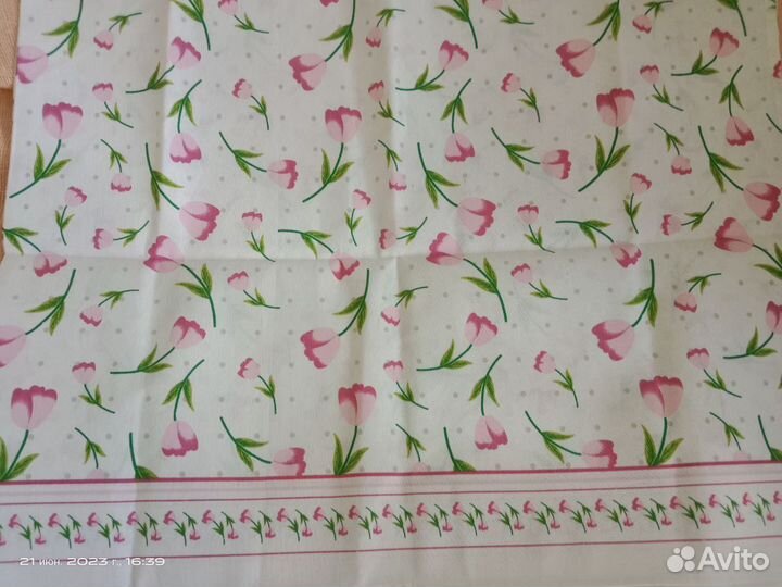 Скатерть с тютьпанами