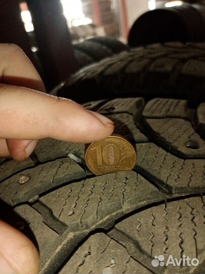 Bridgestone Blizzak Spike-01 205/55 R16