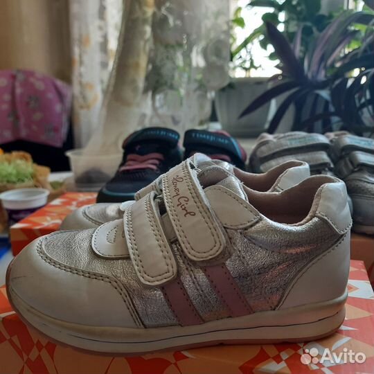 Кроссовки для девочки