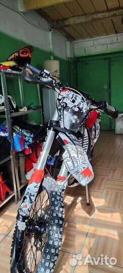 Avantis enduro 300 pro carb exclusive edition
