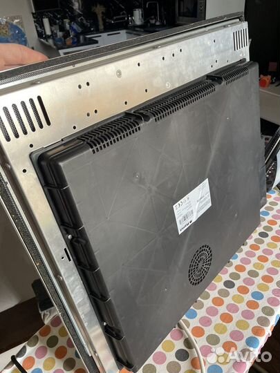 Индукционная варочная панель hansa