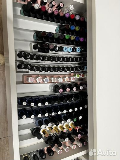 Лаки, гель лаки для маникюра и тп