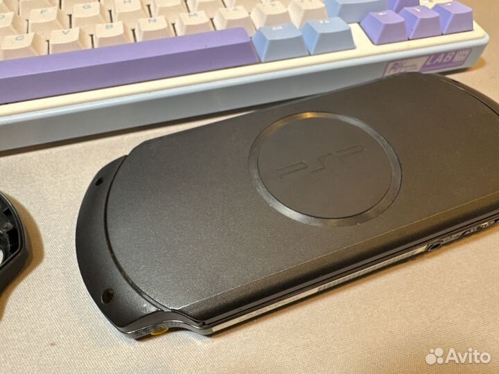 Sony PSP E1008 (экран сломан, остальное работает)