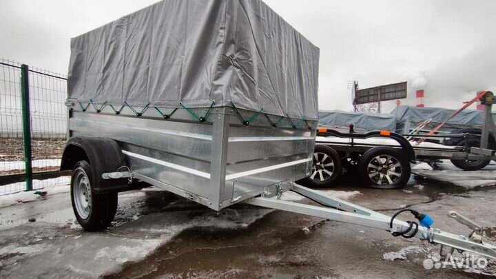 Прицеп длиной 2,5 метра с высоким тентом