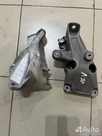 Крепления опора двигателя Bmw E8X N43