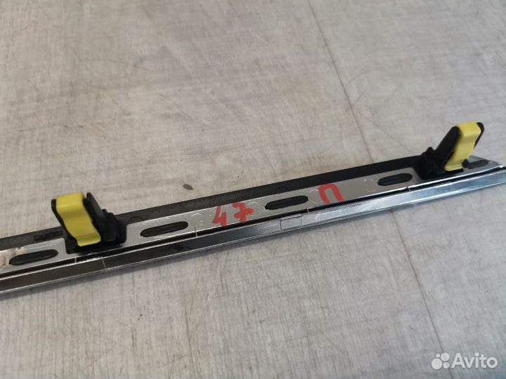 Накладка на торпедо правая Geely Emgrand Ec7 1.5