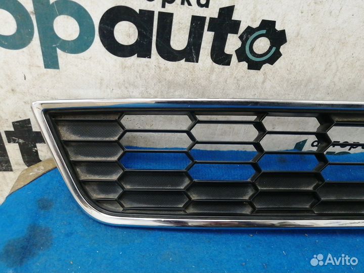 Решетка радиатора 96694760 Chevrolet Aveo II Sedan