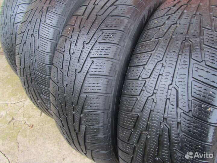Nokian Tyres Hakkapeliitta R SUV 235/60 R18 107W