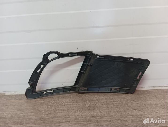 Окантовка противотуманной фары левая Kia Cerato