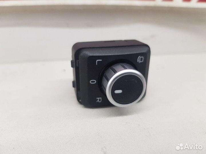 Переключатель регулировки зеркал (Geely Atlas)