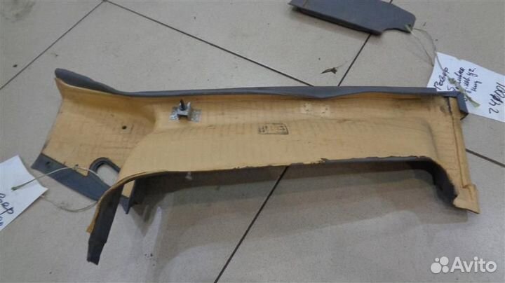 Обшивка стойки задняя левая (внутри) Land Rover D