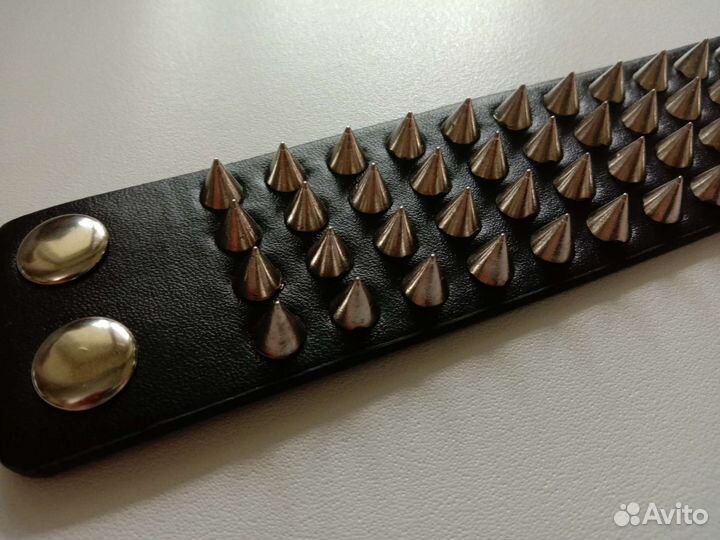 Рок-атрибутика в ассортименте