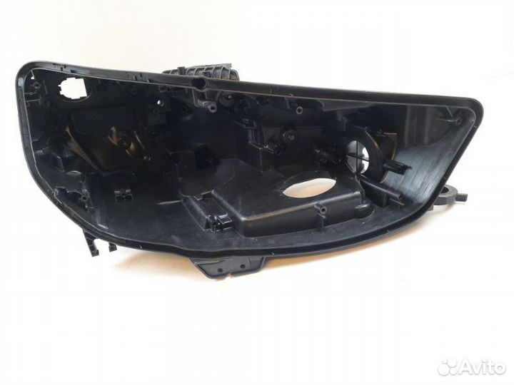 Корпус фары правый Audi A4 B9 2019