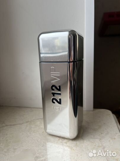 Carolina herrera 212 Vip Men Туалетная вода 100 мл