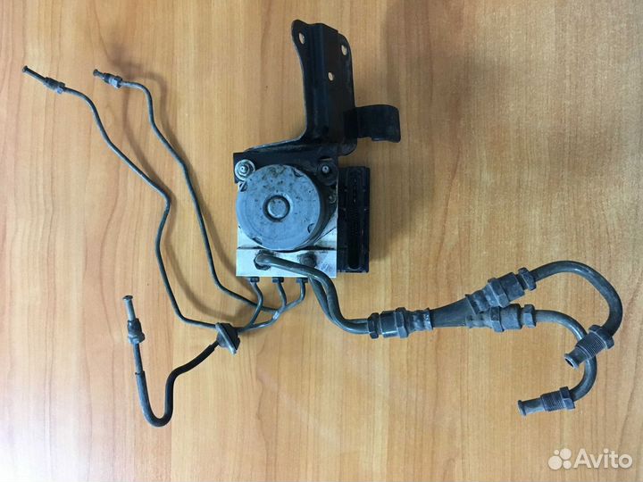 Блок управления тормозами/насос ABS Santa Fe II