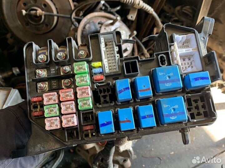 Блоки предохранителей верна+