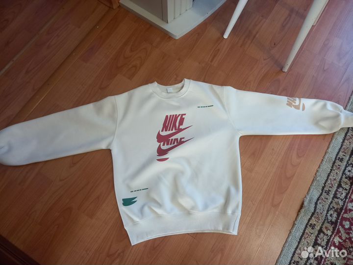 Новые свитшоты