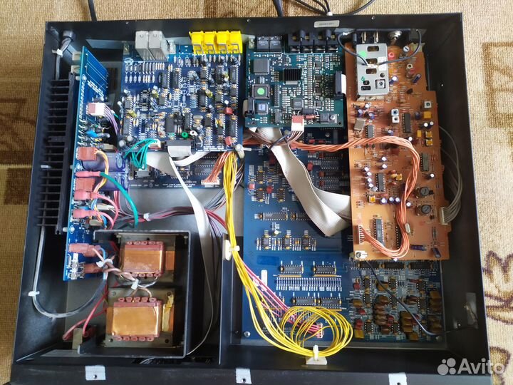 Предварительный Harman/Kardon Signature 2.0