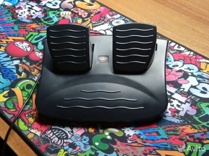 Руль с педалями