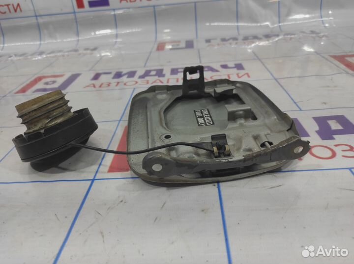 Лючок бензобака Toyota Avensis (T250) 7735005010