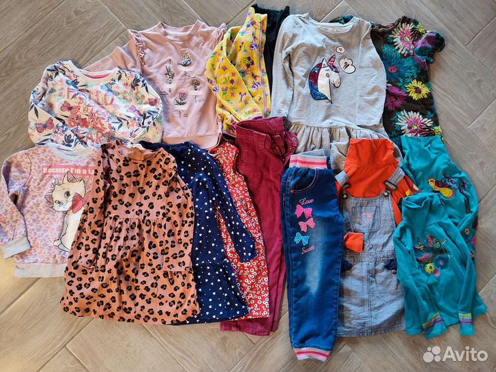 Одежда (платья, джинсы) на девочку 104-110