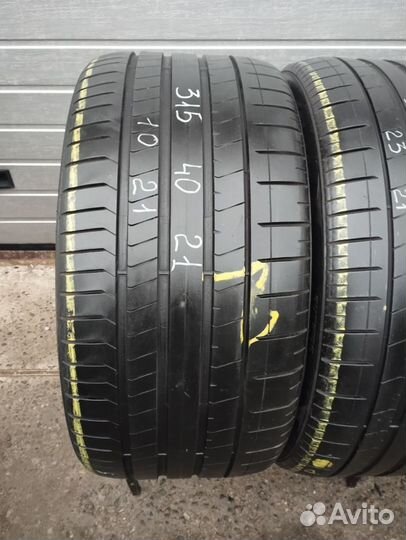 Pirelli P Zero PZ4 275/45 R21 и 315/40 R21