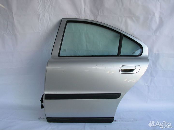 Volvo S60 дверь задняя левая