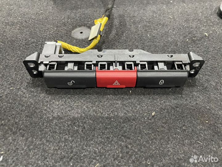 Блок кнопок аварийки land rover freelander 2