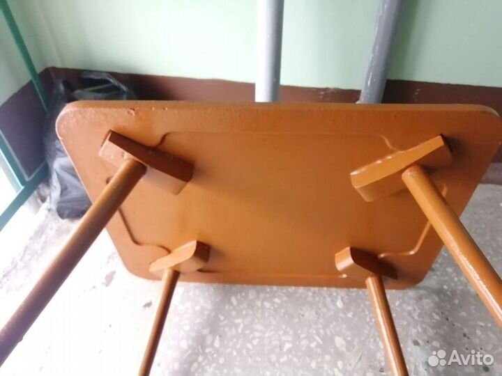 Столик деревянный детский 