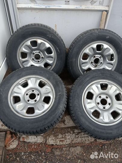 Nokian Tyres Hakkapeliitta 7 215/65 R16 102