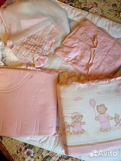 Бортики в кроватку с балдахином