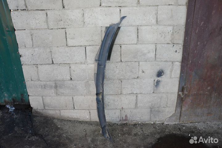 Решетка стеклоочистителей Жабо Volkswagen Golf 4