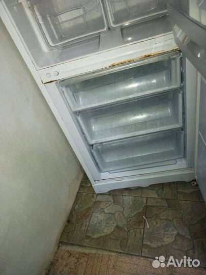 Холодильник indesit