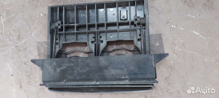 Подстаканник Nissan Serena c23