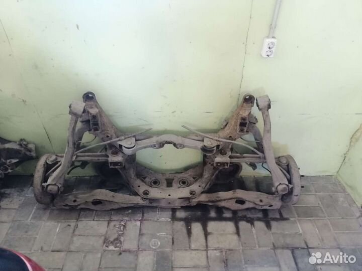 Подрамник задний Mitsubishi Pajero Montero 3