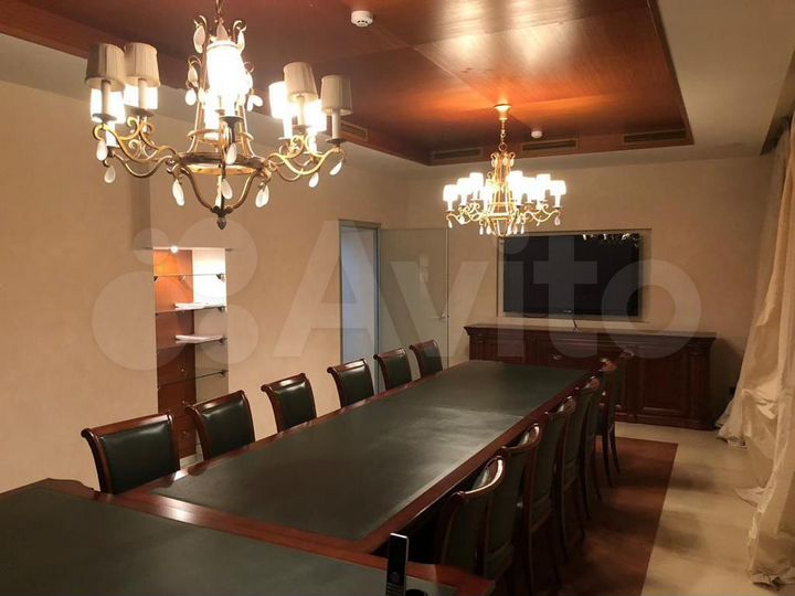 Здание, 588.3 м²