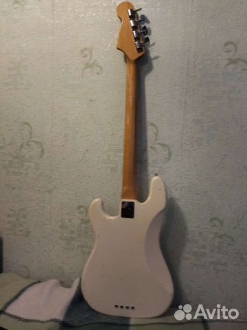 Бас гитара fender