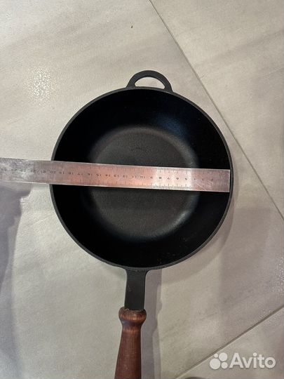 Чугунная сковорода