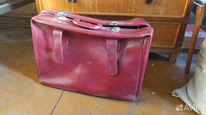 Чемоданы времен СССР