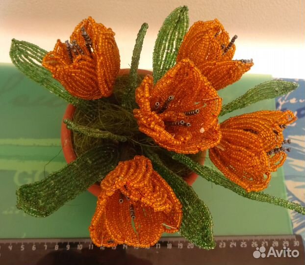 Цветок (тюльпан) из бисера