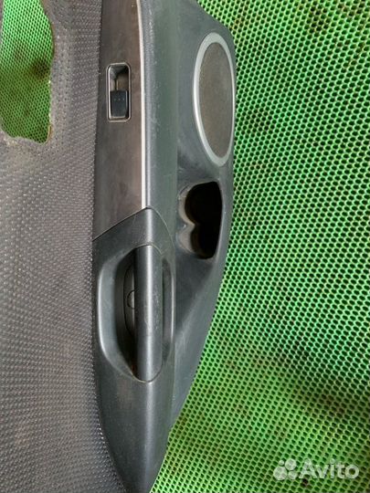 Обшивка карта двери задняя левая Mazda 3 BK