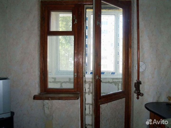 Балконная дверь и балконы