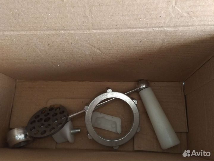 Мясорубка ручная новая