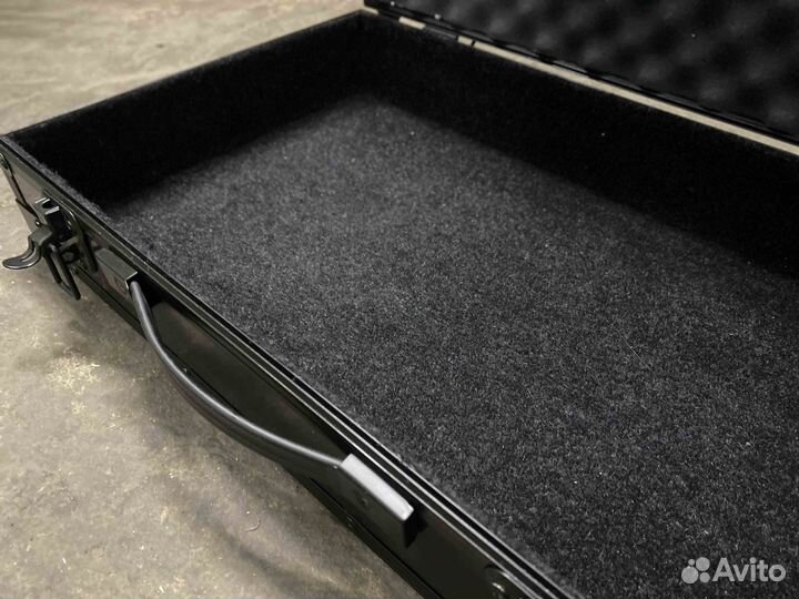 Универсальный кейс из алюминия (550x350x85)