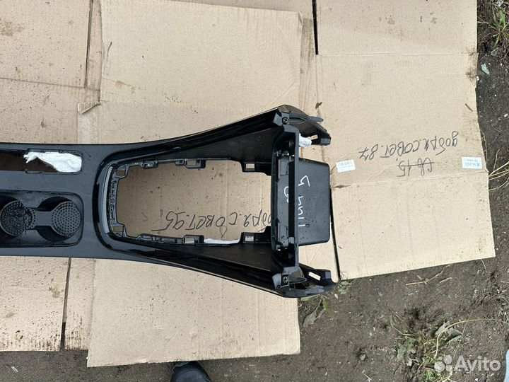 Средняя консоль подлокотник Chery Tiggo 5 T21